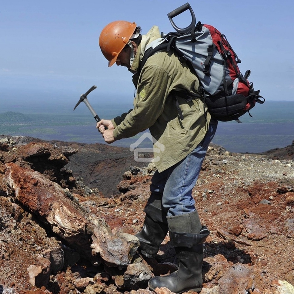 Кирка Matrix mini 400 г фибергласовая обрезиненная рукоятка 385мм