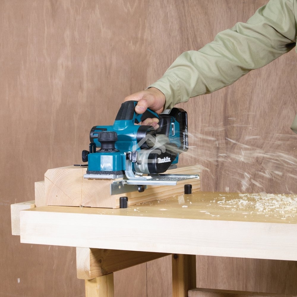 Рубанок Makita DKP181Z 82мм 12000об/мин