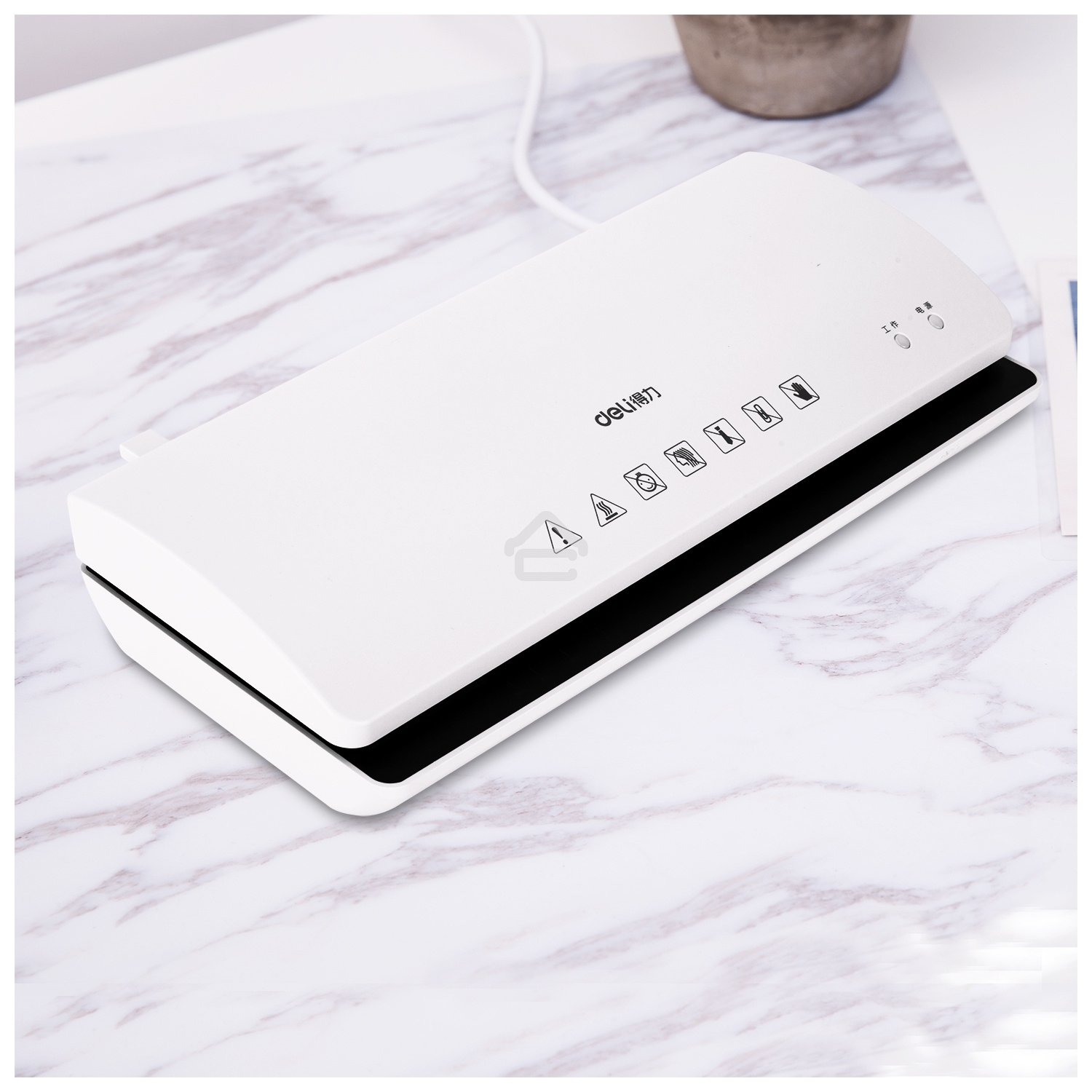 Ламинатор Deli Film width: A4Laminate speed: 250мм/min  Film range: 70-125mic Thickness: about 3min