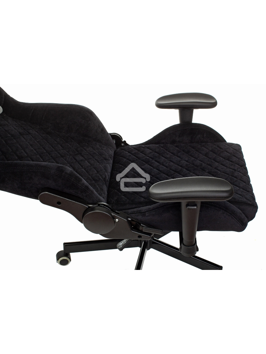 Кресло игровое Knight Outrider Light-20 черный с подголов. крестовина металл