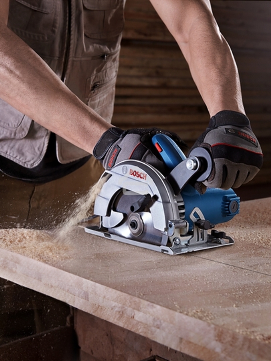 Пилы электрические сабельные, ленточные, Лобзики Bosch GKS 600 06016A9020 Пила дисковая { 1200 Вт, 5200 об/мин, 165х20мм мм, 3.6 кг }