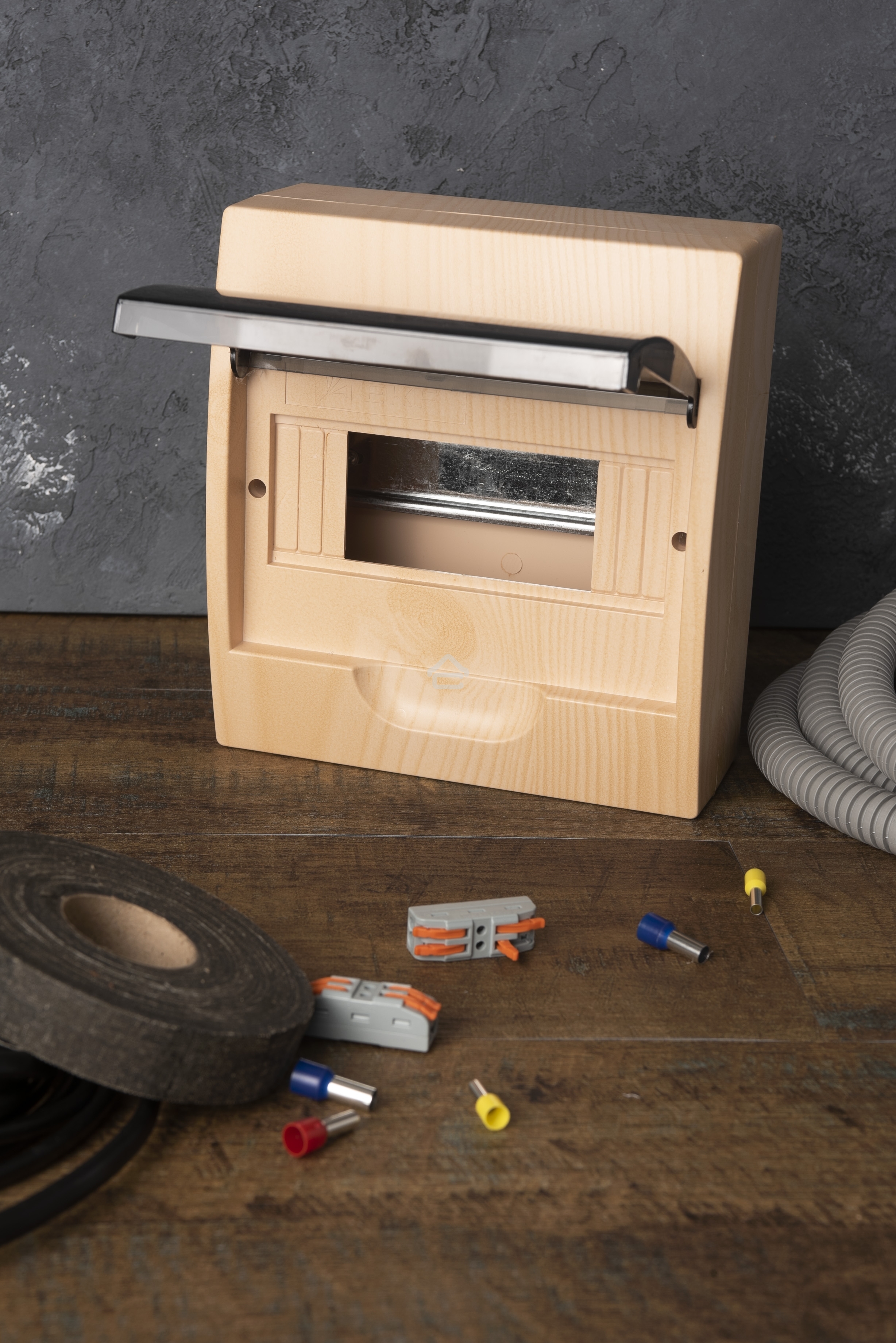 Щит ЩРН-П-8 IP41 светлое дерево PROxima EKF pb40-n-8-light