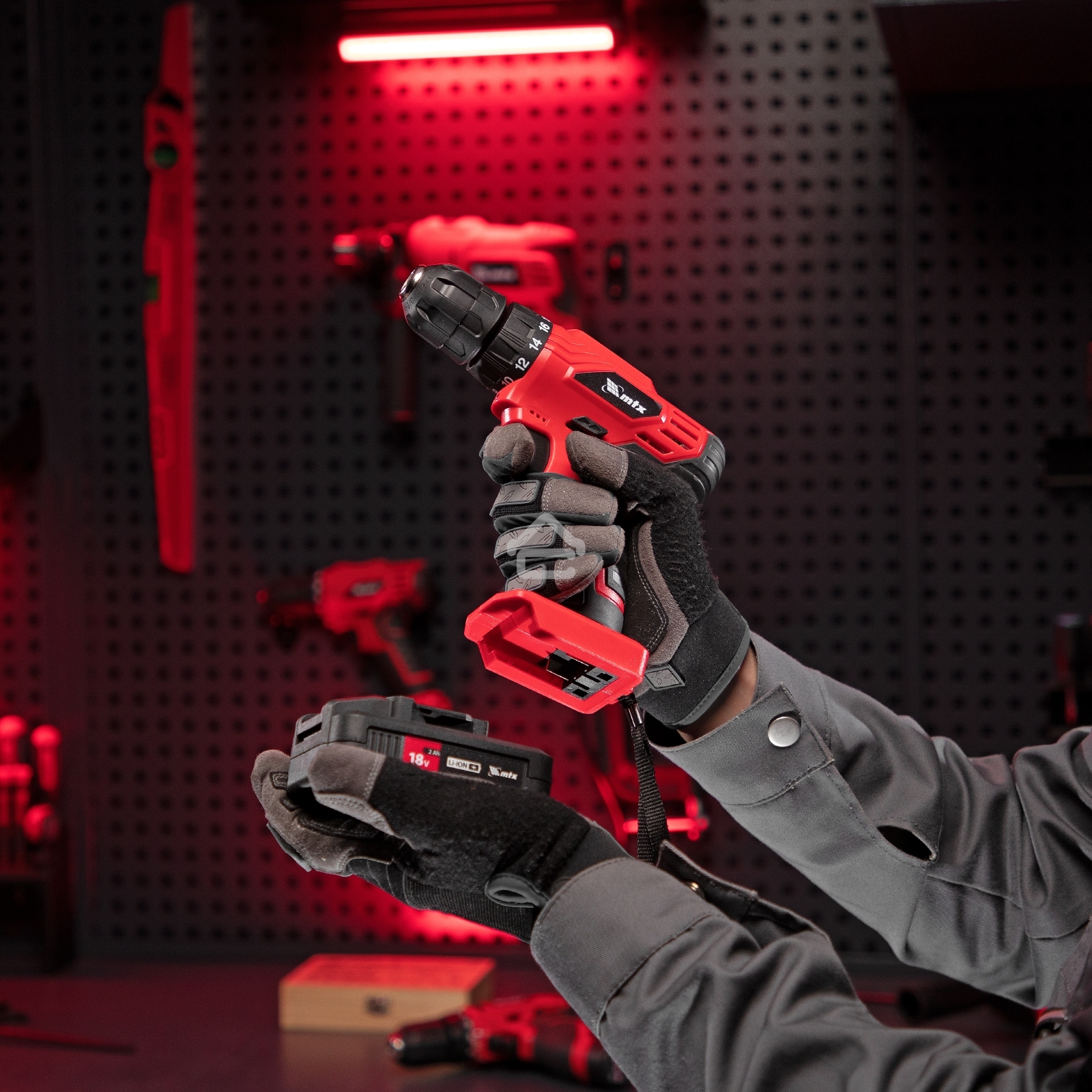 Дрель-шуруповерт аккумуляторная MTX MCDL-18-02, Аккумуляторная, 18В, 2 АКБ, Кейс