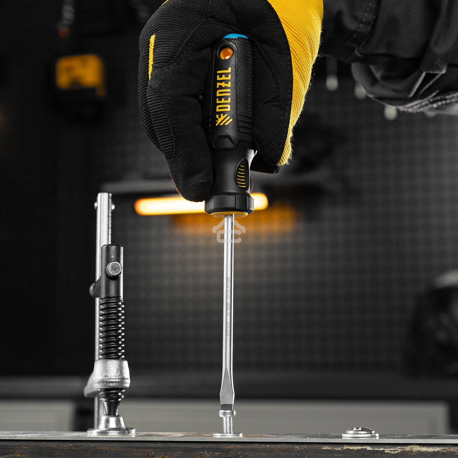 Отвертка Denzel SL5x100 мм, S2, 3к рукоятка