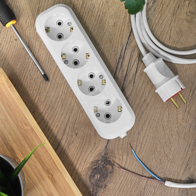 Колодка 4 гнезда c заземлением Rexant