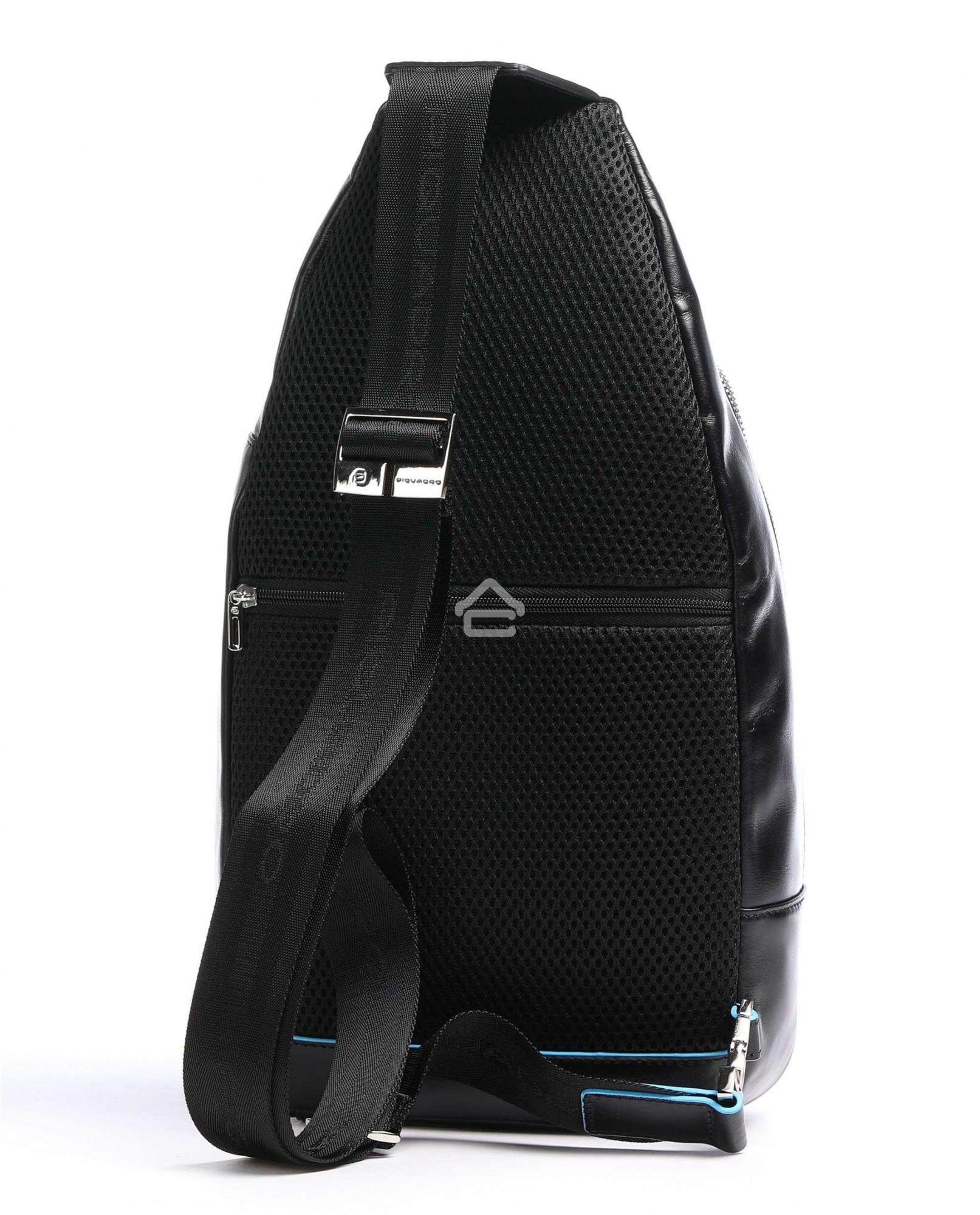 Рюкзак слинг Piquadro Blue Square CA4827B2/N черный натур.кожа