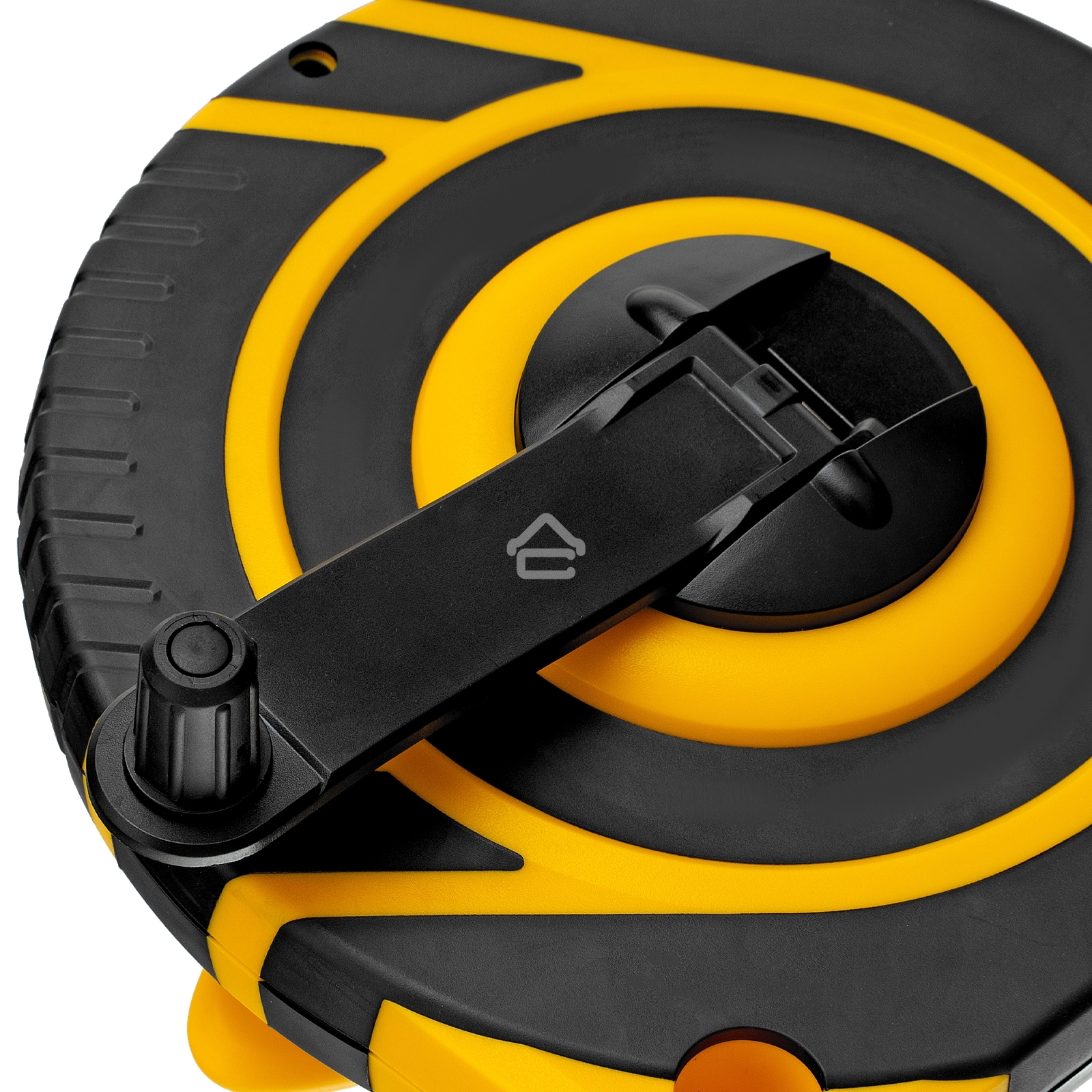 Рулетка геодезическая Denzel 30 м х 15 мм, закрытый корпус, фиберглассовая лента