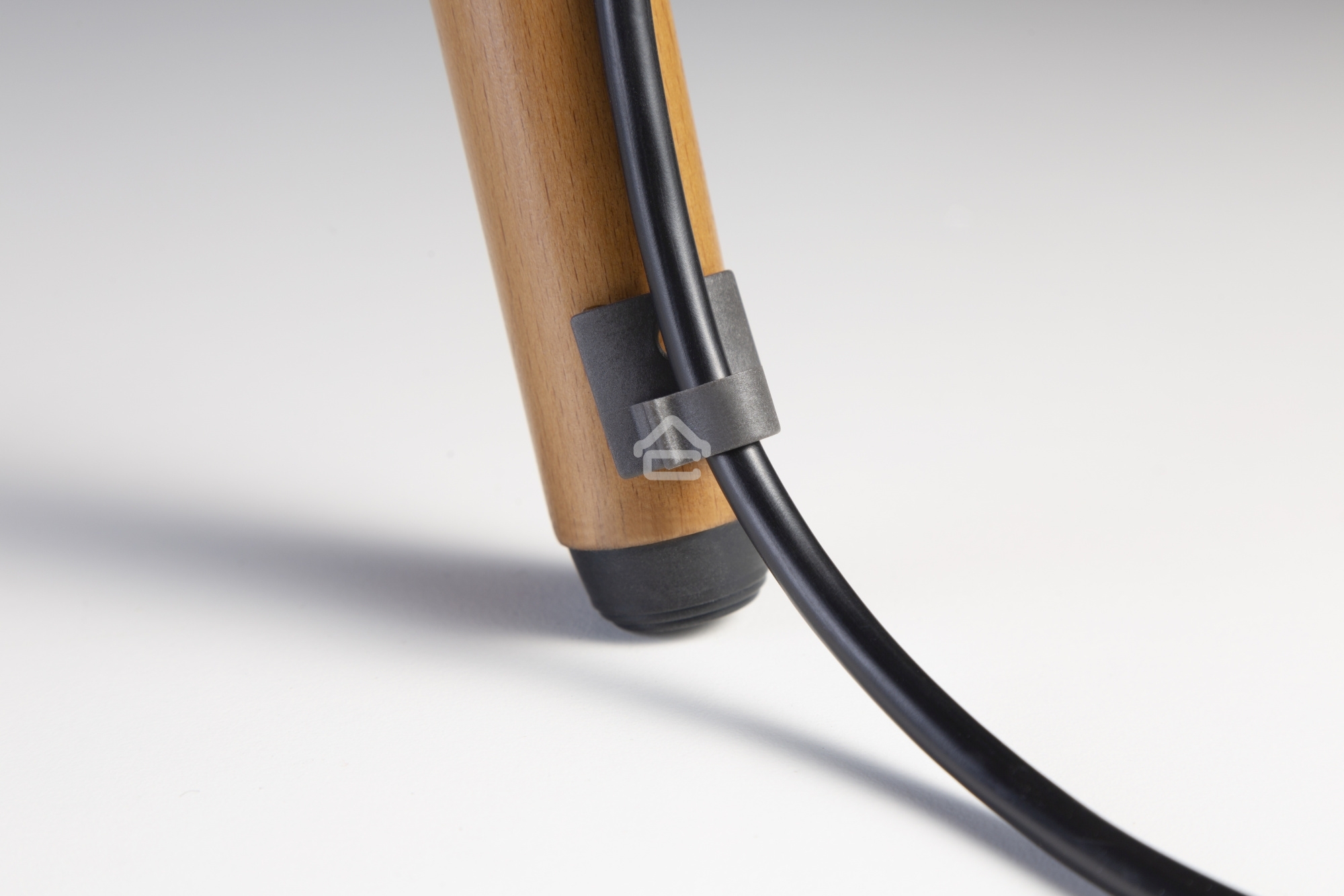 Подставка для телевизора Cactus CS-ST1246BKWN черный/орех, 45