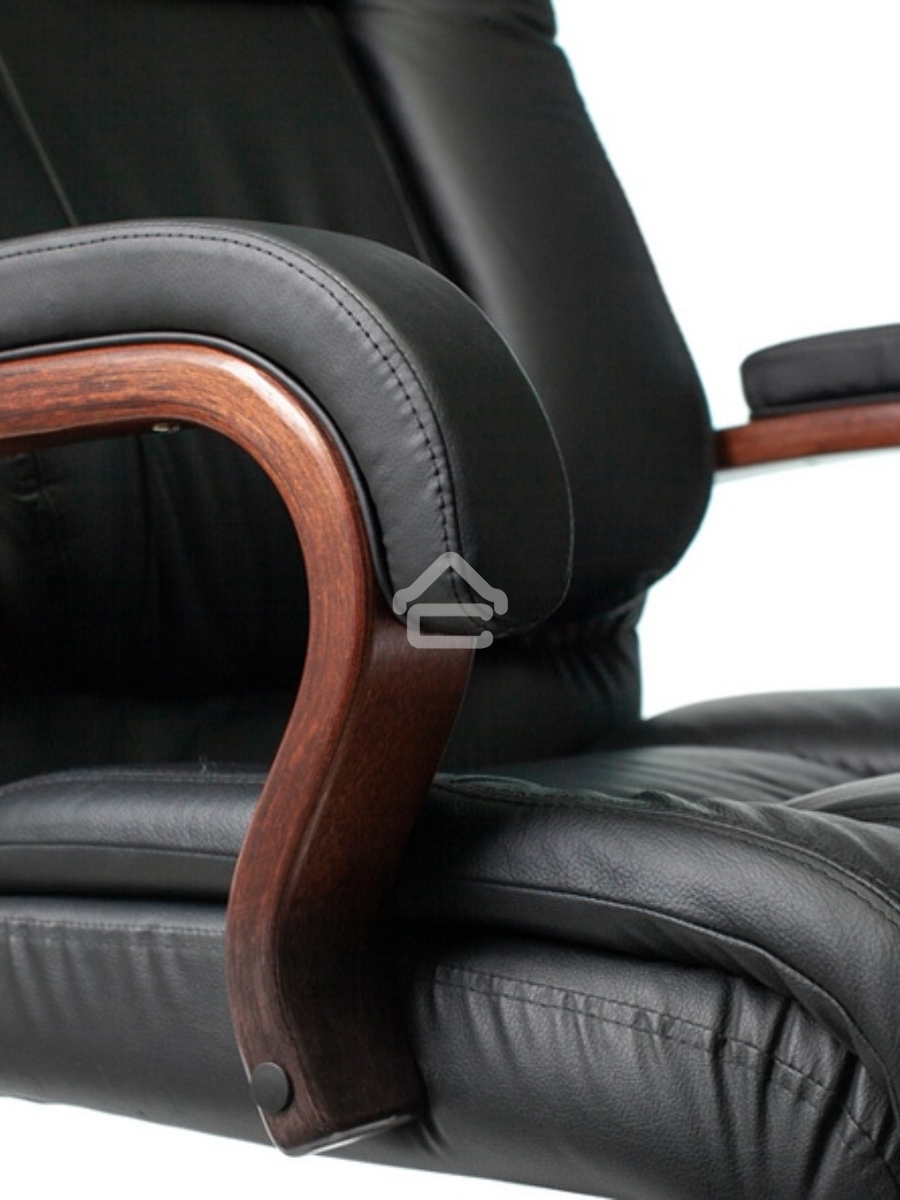 Кресло руководителя Бюрократ T-9925WALNUT/BLACK черный, кожа, крестовина дерево