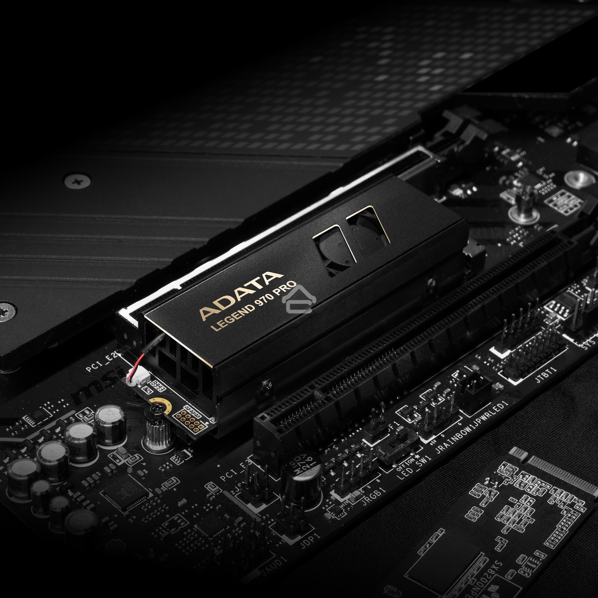Накопитель SSD ADATA Legend 970 Pro, 1000 Гб, M.2 2280, PCIe 5.0 x4, NVMe 2.0, 3D TLC, R/W 13000/5800 МБ/сек, радиатор с вентилятором