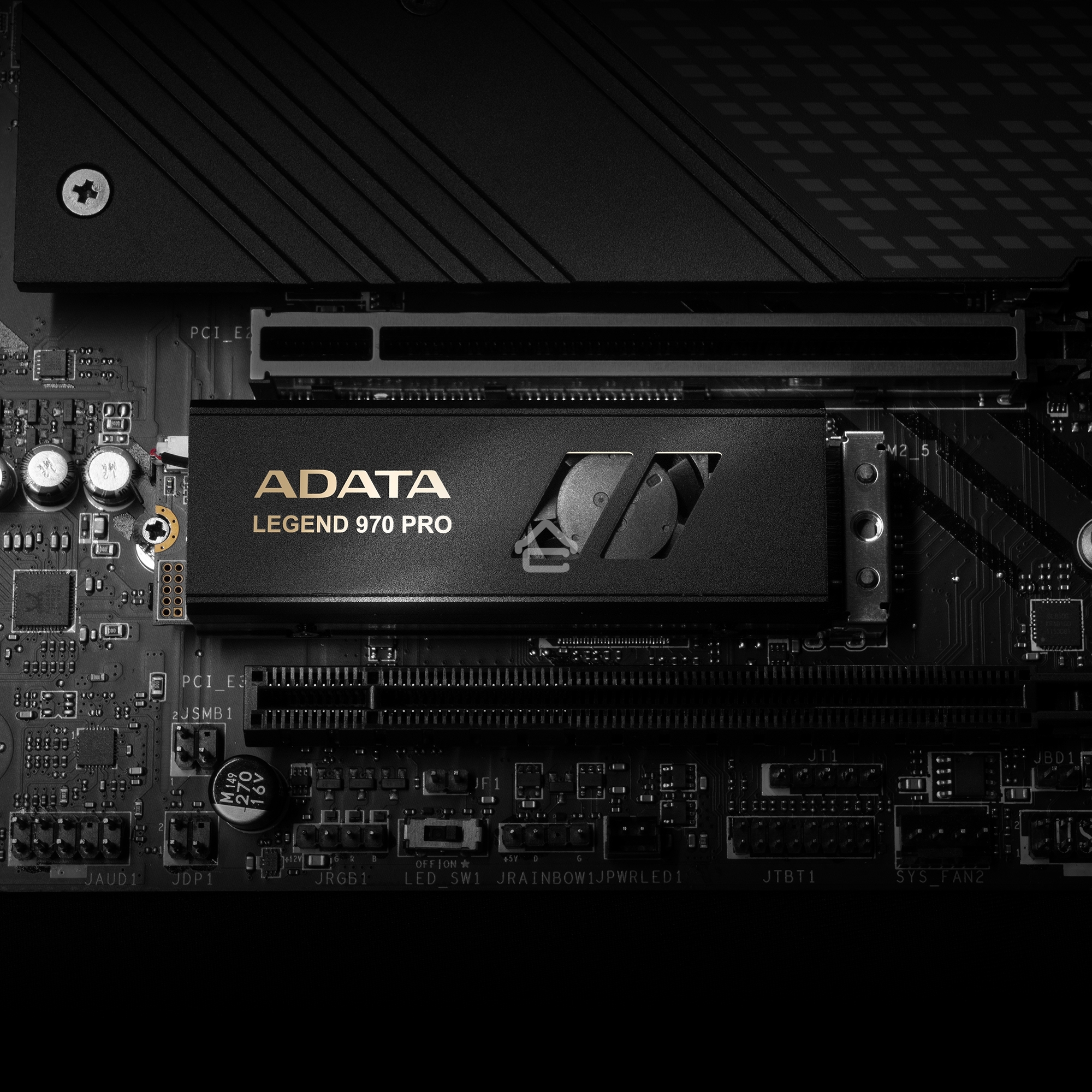 Накопитель SSD ADATA Legend 970 Pro, 1000 Гб, M.2 2280, PCIe 5.0 x4, NVMe 2.0, 3D TLC, R/W 13000/5800 МБ/сек, радиатор с вентилятором