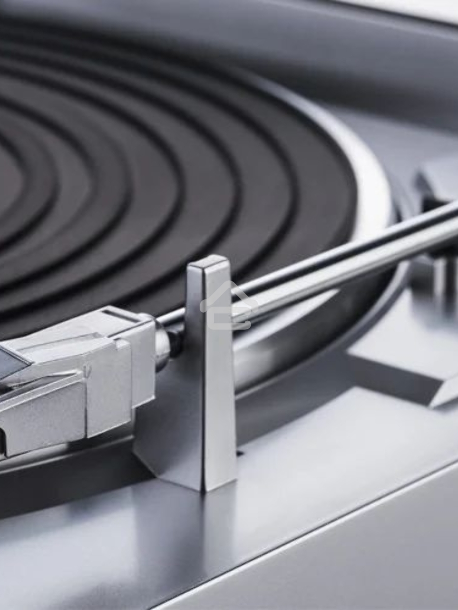 Проигрыватель винила Denon DP-29F полностью автоматический серебристый