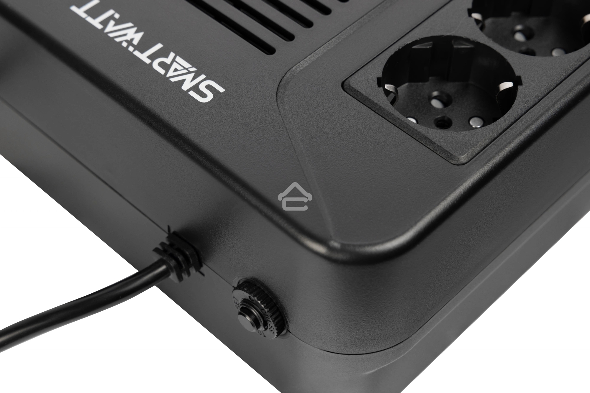 Источник бесперебойного питания SMARTWATT UPS SAFE PRO LCD 800 черный 800/480 ВА/Вт, напольный/настенный, линейно-интерактивный, LCD дисплей, Shuko CEE7/4 - 8 шт. (4 шт. с резервным питанием, 4 шт. - сетевой фильтр)