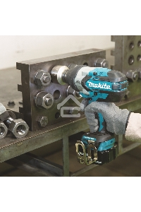 Гайковерт акк MAKITA DTW1002Z  б\щ, 18В, Li-ion, 2200 у\м, 1000Нм, кв 1\2