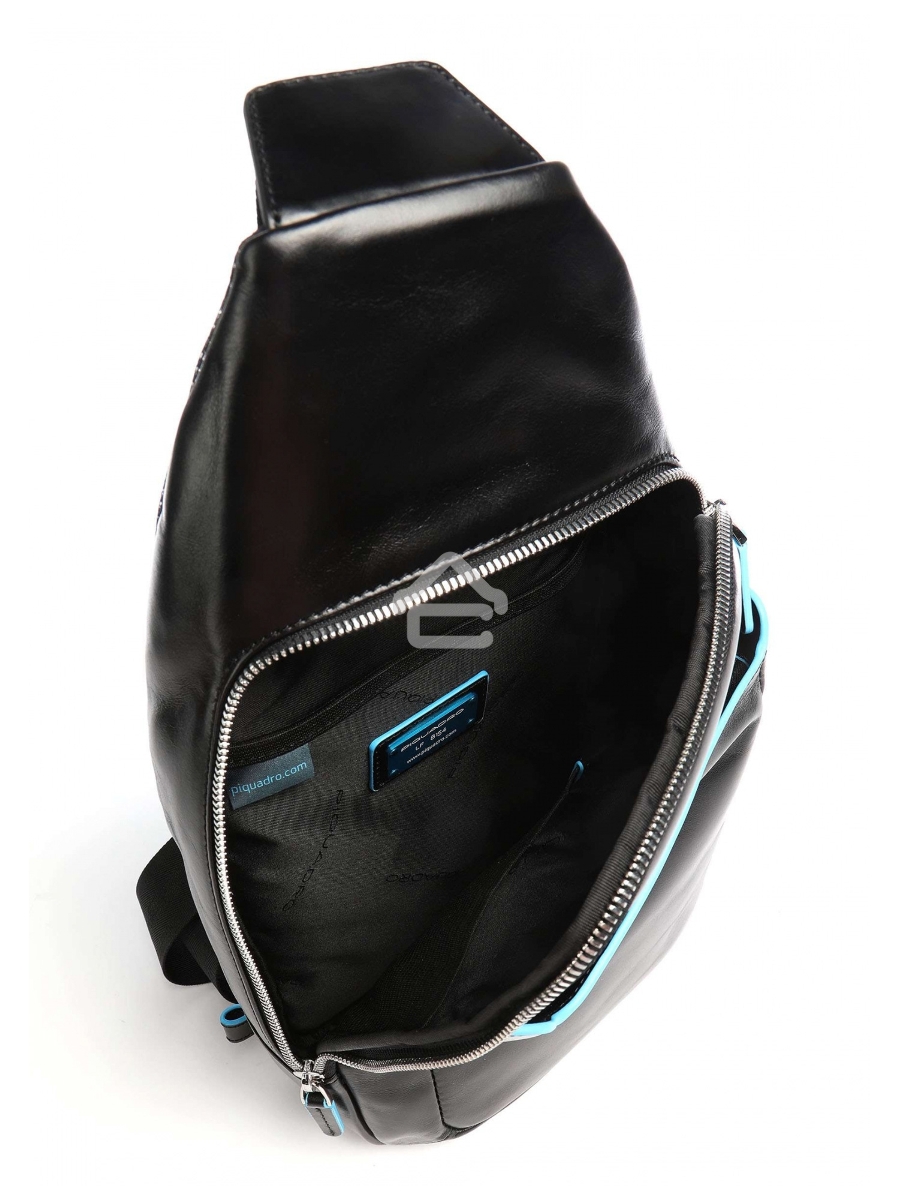 Рюкзак слинг Piquadro Blue Square CA4827B2/N черный натур.кожа